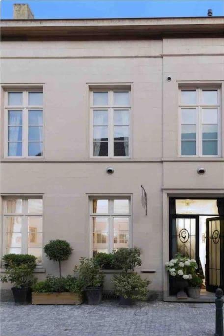 Townhouse Room Heerenhuys Eeklo Esterno foto